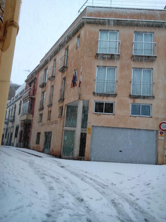 Hostal Sant Sadurni Sant Sadurní dʼAnoia Екстериор снимка