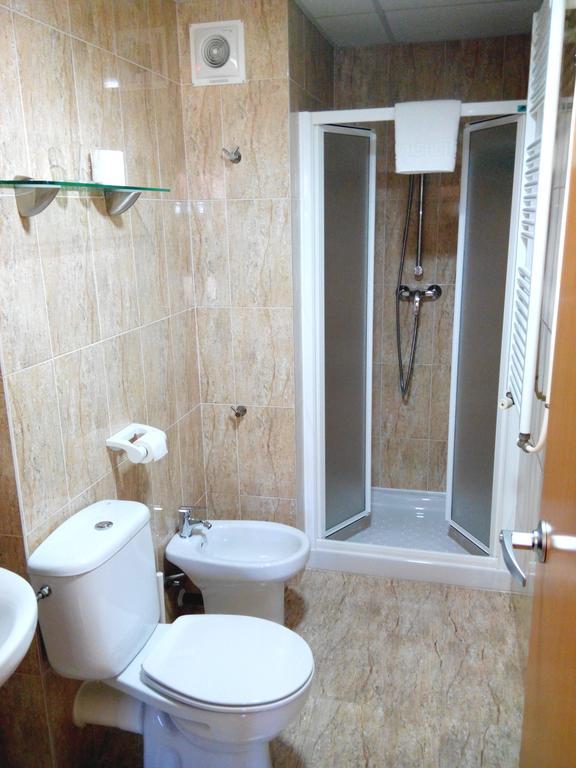 Hostal Sant Sadurni Sant Sadurní dʼAnoia Стая снимка