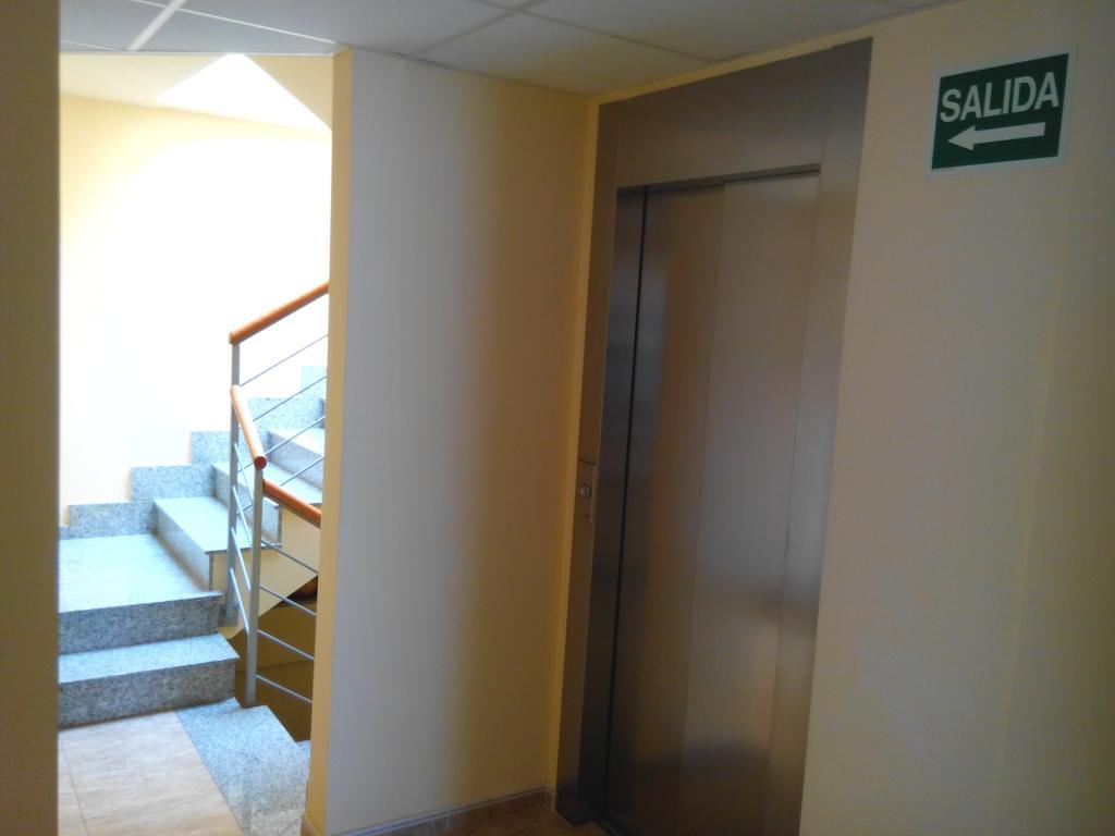 Hostal Sant Sadurni Sant Sadurní dʼAnoia Екстериор снимка