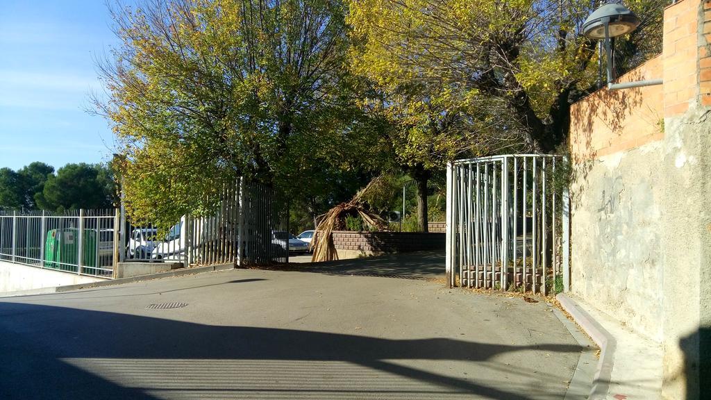 Hostal Sant Sadurni Sant Sadurní dʼAnoia Екстериор снимка