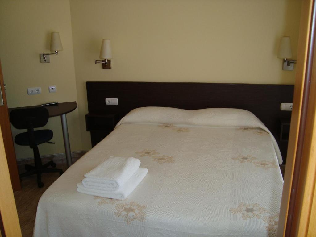 Hostal Sant Sadurni Sant Sadurní dʼAnoia Екстериор снимка