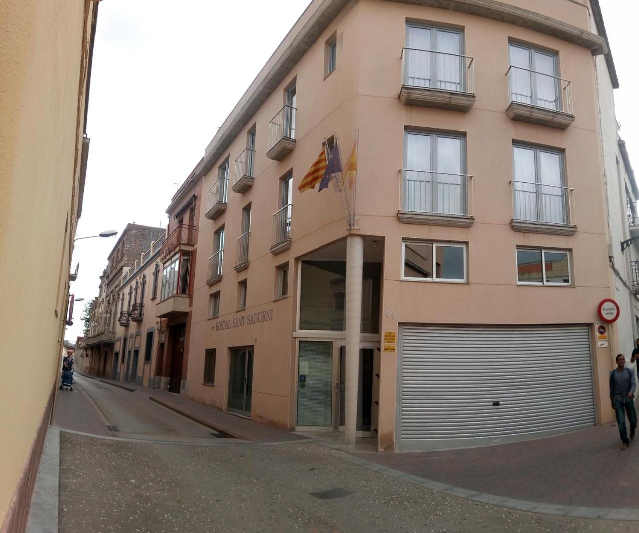 Hostal Sant Sadurni Sant Sadurní dʼAnoia Екстериор снимка